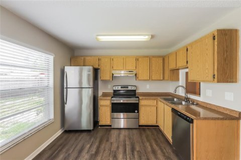Villa ou maison à vendre à Brandon, Floride: 3 chambres, 108.97 m2 № 2149654 - photo 5