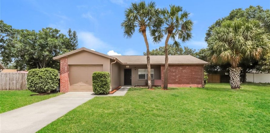 Villa ou maison à Brandon, Floride 3 chambres, 108.97 m2 № 2149654