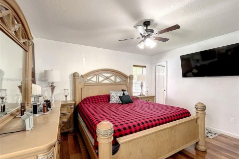 Villa ou maison à vendre à Miami, Floride: 3 chambres, 158.77 m2 № 1850718 - photo 12
