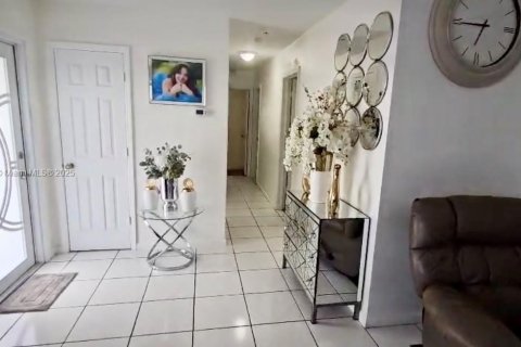 Villa ou maison à vendre à Miami, Floride: 3 chambres, 158.77 m2 № 1850718 - photo 5