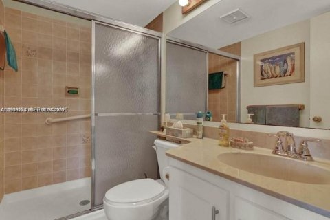 Купить кондоминиум в Хатчинсон-Айленд-Саут, Флорида 2 спальни, 101.26м2, № 1994422 - фото 16