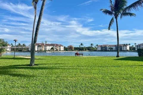 Купить кондоминиум в Хатчинсон-Айленд-Саут, Флорида 2 спальни, 101.26м2, № 1994422 - фото 23