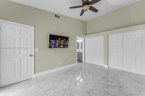 Condominio en venta en Miami, Florida, 3 dormitorios, 97.55 m2 № 2017703 - foto 8
