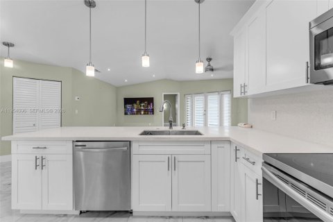 Condominio en venta en Miami, Florida, 3 dormitorios, 97.55 m2 № 2017703 - foto 6