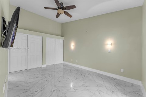 Condominio en venta en Miami, Florida, 3 dormitorios, 97.55 m2 № 2017703 - foto 7