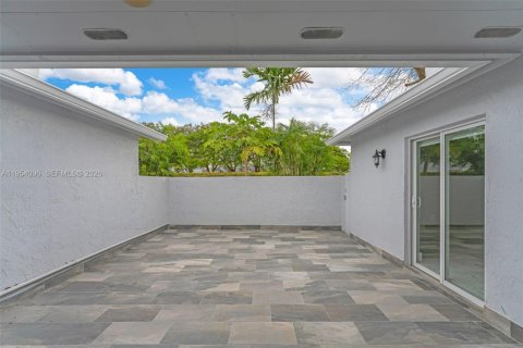 Condominio en venta en Miami, Florida, 3 dormitorios, 97.55 m2 № 2017703 - foto 19