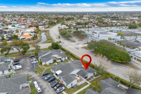 Condominio en venta en Miami, Florida, 3 dormitorios, 97.55 m2 № 2017703 - foto 25