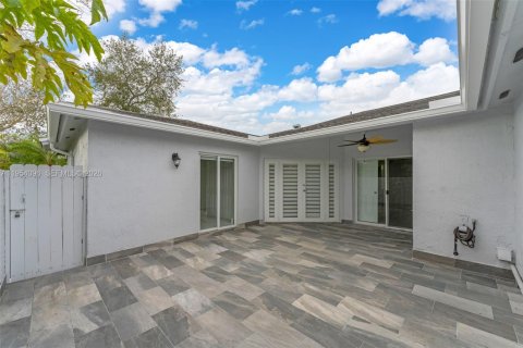 Condominio en venta en Miami, Florida, 3 dormitorios, 97.55 m2 № 2017703 - foto 17