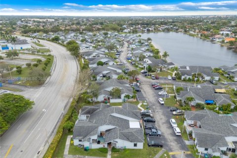 Condominio en venta en Miami, Florida, 3 dormitorios, 97.55 m2 № 2017703 - foto 24