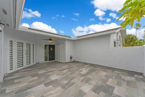 Condominio en venta en Miami, Florida, 3 dormitorios, 97.55 m2 № 2017703 - foto 18