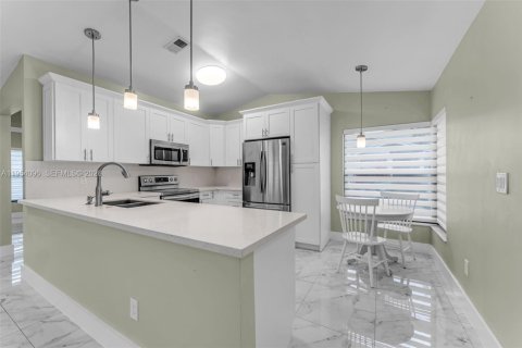 Condominio en venta en Miami, Florida, 3 dormitorios, 97.55 m2 № 2017703 - foto 4