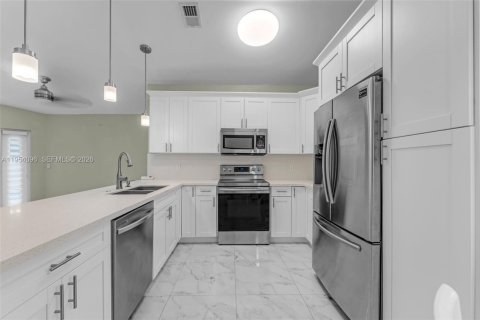 Condominio en venta en Miami, Florida, 3 dormitorios, 97.55 m2 № 2017703 - foto 5