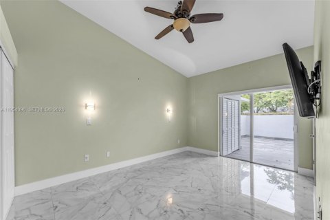 Condominio en venta en Miami, Florida, 3 dormitorios, 97.55 m2 № 2017703 - foto 9