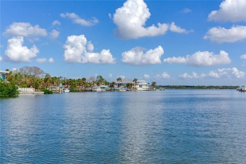 Купить виллу или дом в Редингтон-Бич, Флорида 6 комнат, 160.16м2, № 1446659 - фото 26