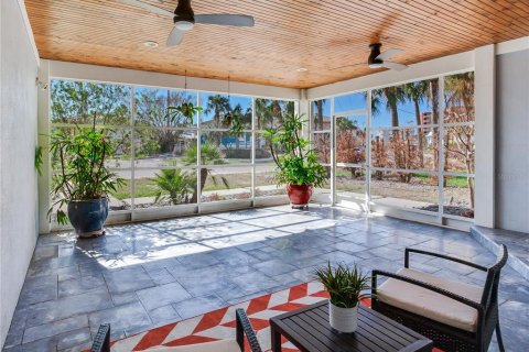 Купить виллу или дом в Редингтон-Бич, Флорида 6 комнат, 160.16м2, № 1446659 - фото 18