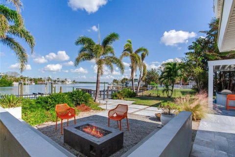 Купить виллу или дом в Редингтон-Бич, Флорида 6 комнат, 160.16м2, № 1446659 - фото 4