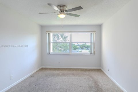 Condo in Margate, Florida, 1 bedroom  № 1730200 - photo 14