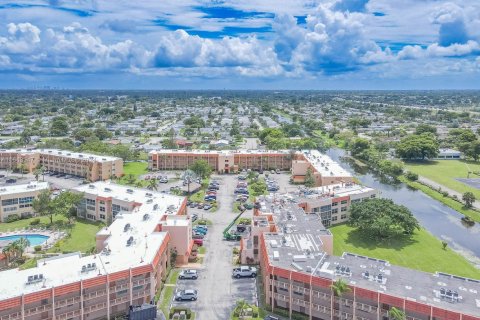 Condo in Margate, Florida, 1 bedroom  № 1730200 - photo 2