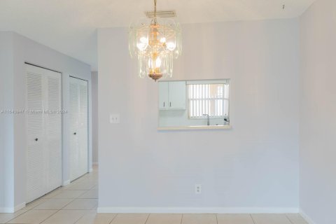 Condo in Margate, Florida, 1 bedroom  № 1730200 - photo 9