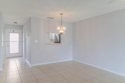Condo in Margate, Florida, 1 bedroom  № 1730200 - photo 8