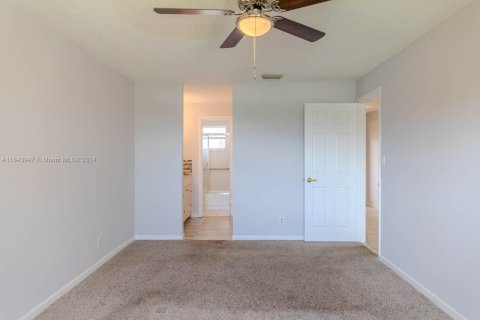 Condo in Margate, Florida, 1 bedroom  № 1730200 - photo 16