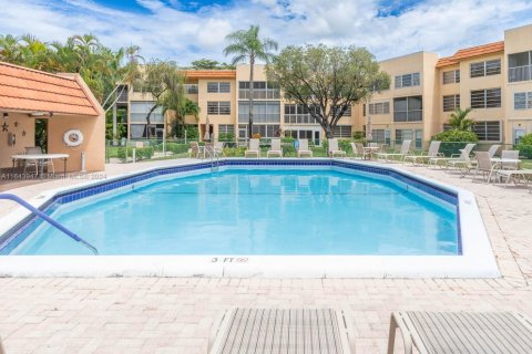 Condo in Margate, Florida, 1 bedroom  № 1730200 - photo 24