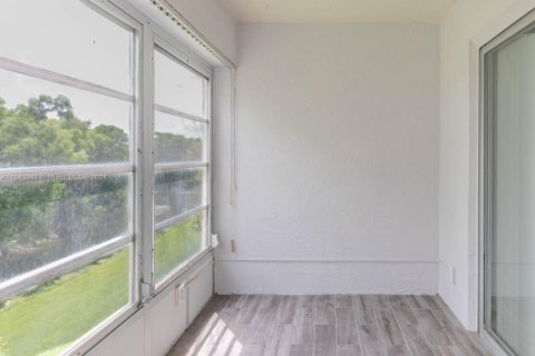 Condo in Margate, Florida, 1 bedroom  № 1730200 - photo 7