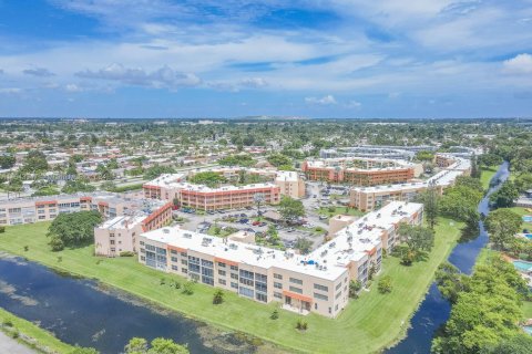 Condo in Margate, Florida, 1 bedroom  № 1730200 - photo 1