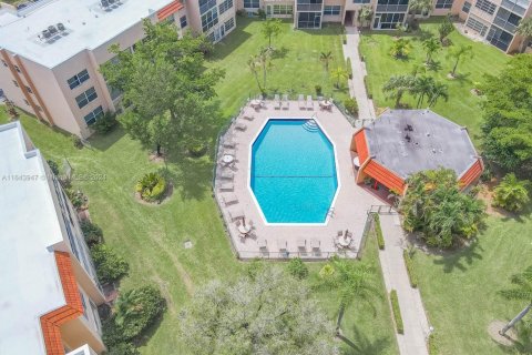 Condo in Margate, Florida, 1 bedroom  № 1730200 - photo 21