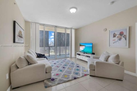 Copropriété à louer à Miami, Floride: 2 chambres, 94.11 m2 № 2169513 - photo 7