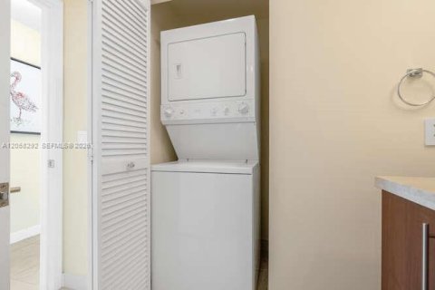 Copropriété à louer à Miami, Floride: 2 chambres, 94.11 m2 № 2169513 - photo 24