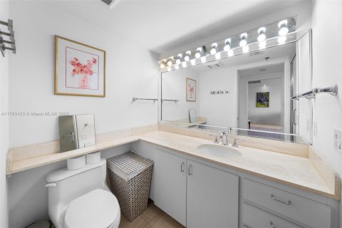Condo in Key Biscayne, Florida, 3 bedrooms  № 1696140 - photo 23