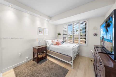 Condo in Key Biscayne, Florida, 3 bedrooms  № 1696140 - photo 20