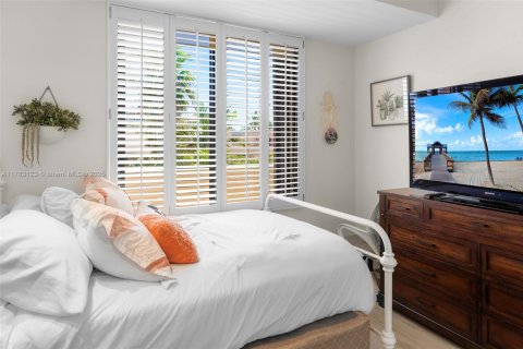Condo in Key Biscayne, Florida, 3 bedrooms  № 1696140 - photo 22