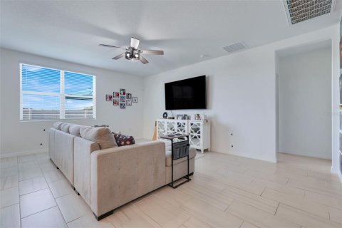 Villa ou maison à vendre à Haines City, Floride: 4 chambres, 184.69 m2 № 1721879 - photo 9