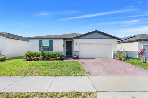 Villa ou maison à vendre à Haines City, Floride: 4 chambres, 184.69 m2 № 1721879 - photo 1