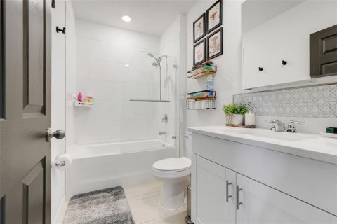 Villa ou maison à vendre à Haines City, Floride: 4 chambres, 184.69 m2 № 1721879 - photo 24
