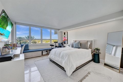 Condo in Miami, Florida, 3 bedrooms  № 1814701 - photo 26