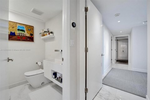 Condo in Miami, Florida, 3 bedrooms  № 1814701 - photo 22