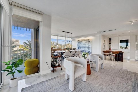 Condo in Miami, Florida, 3 bedrooms  № 1814701 - photo 17