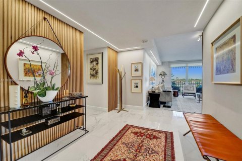 Condo in Miami, Florida, 3 bedrooms  № 1814701 - photo 2