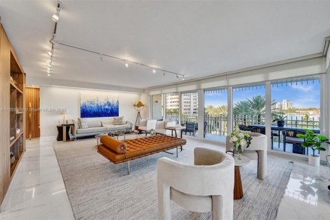 Condo in Miami, Florida, 3 bedrooms  № 1814701 - photo 6