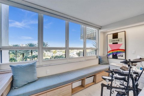 Condo in Miami, Florida, 3 bedrooms  № 1814701 - photo 27