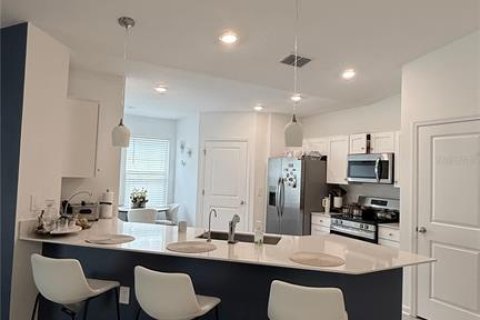 Villa ou maison à louer à Haines City, Floride: 4 chambres, 193.24 m2 № 2287474 - photo 4