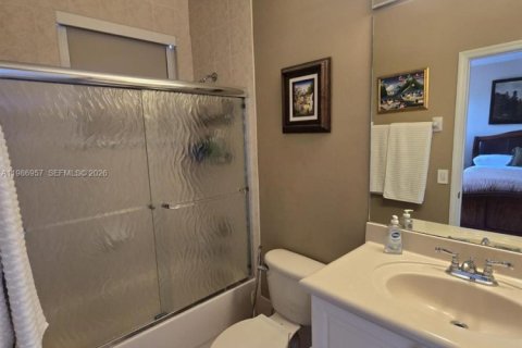 Commercial property in Miami, Florida 1 bedroom, 316.98 sq.m. № 2044795 - photo 12