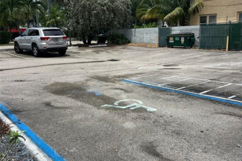 Propiedad comercial en venta en Miami, Florida № 2054855 - foto 18