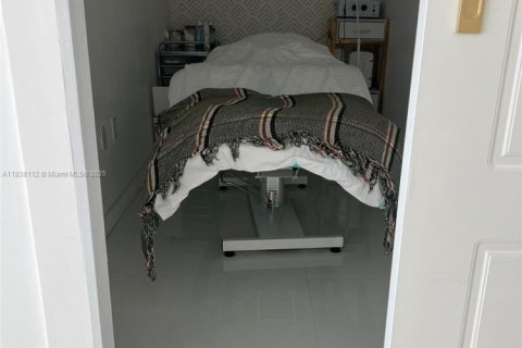 Propiedad comercial en venta en Miami, Florida № 2054855 - foto 15