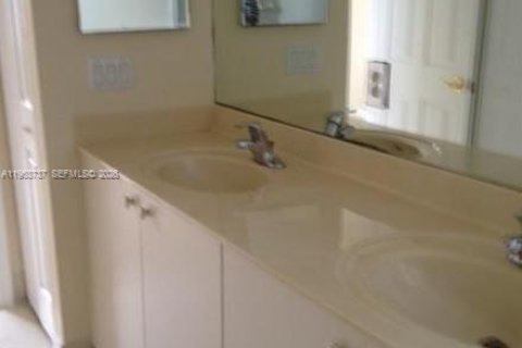 Купить таунхаус в Мирамар, Флорида 4 спальни, 168.62м2, № 2025466 - фото 17