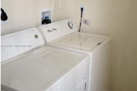 Купить таунхаус в Мирамар, Флорида 4 спальни, 168.62м2, № 2025466 - фото 11