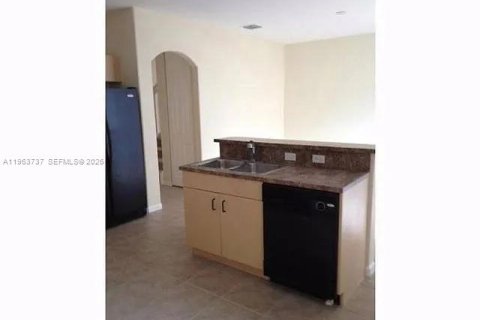 Купить таунхаус в Мирамар, Флорида 4 спальни, 168.62м2, № 2025466 - фото 7